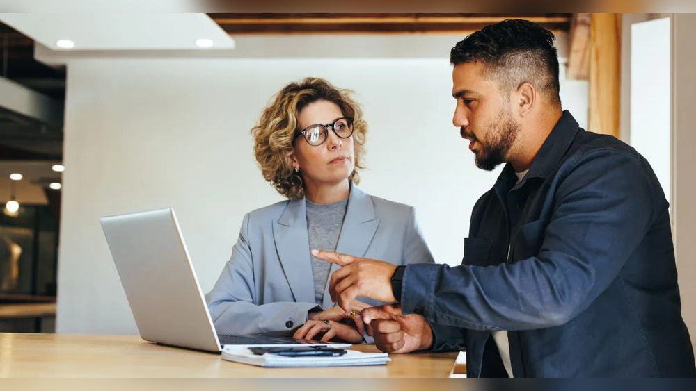 What are Some Effective Sales Training Solutions